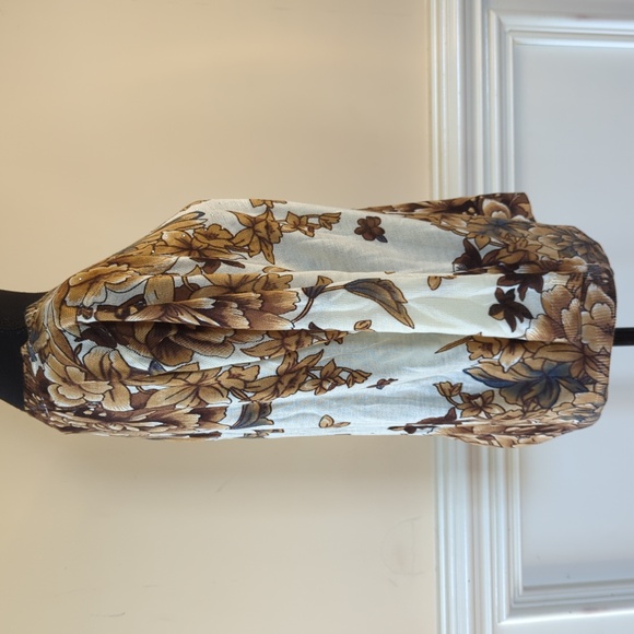 Fall Sweater in brown fall flowers Sz‎ Large - Picture 5 of 12